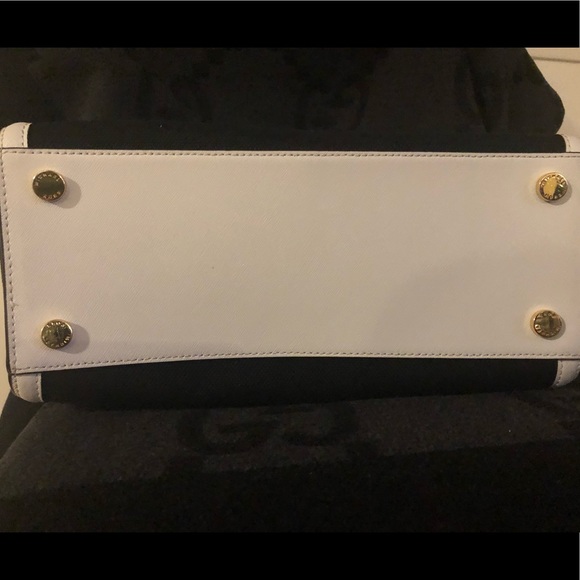 Authentic Michael Kors Handbag - Picture 4 of 7